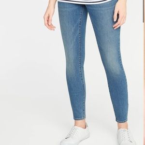 SOLD Old Navy Full-Panel Skinny Maternity Jeans, 6 Long